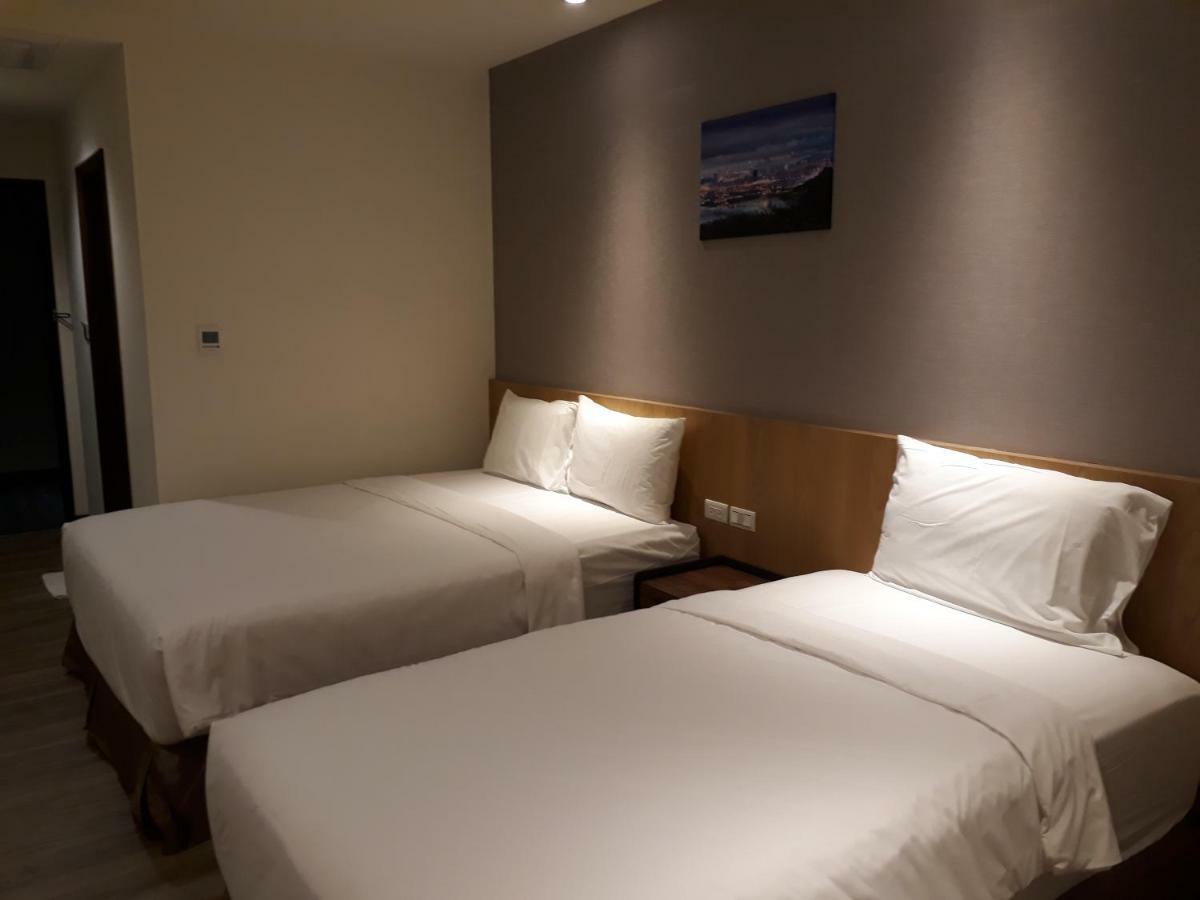 Honest & Warm Hotel Taoyuan Exterior foto